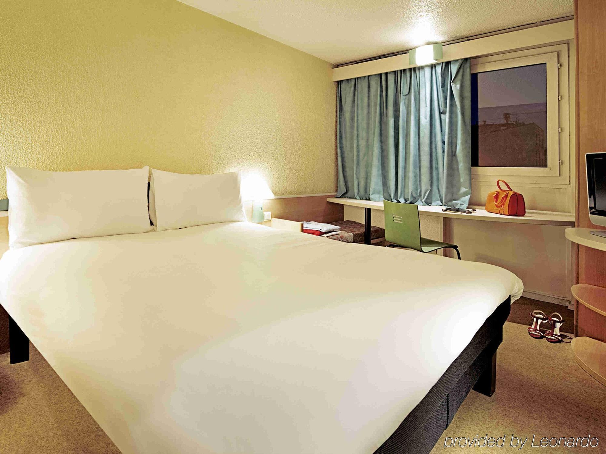 Ibis Avallon Маньи Экстерьер фото