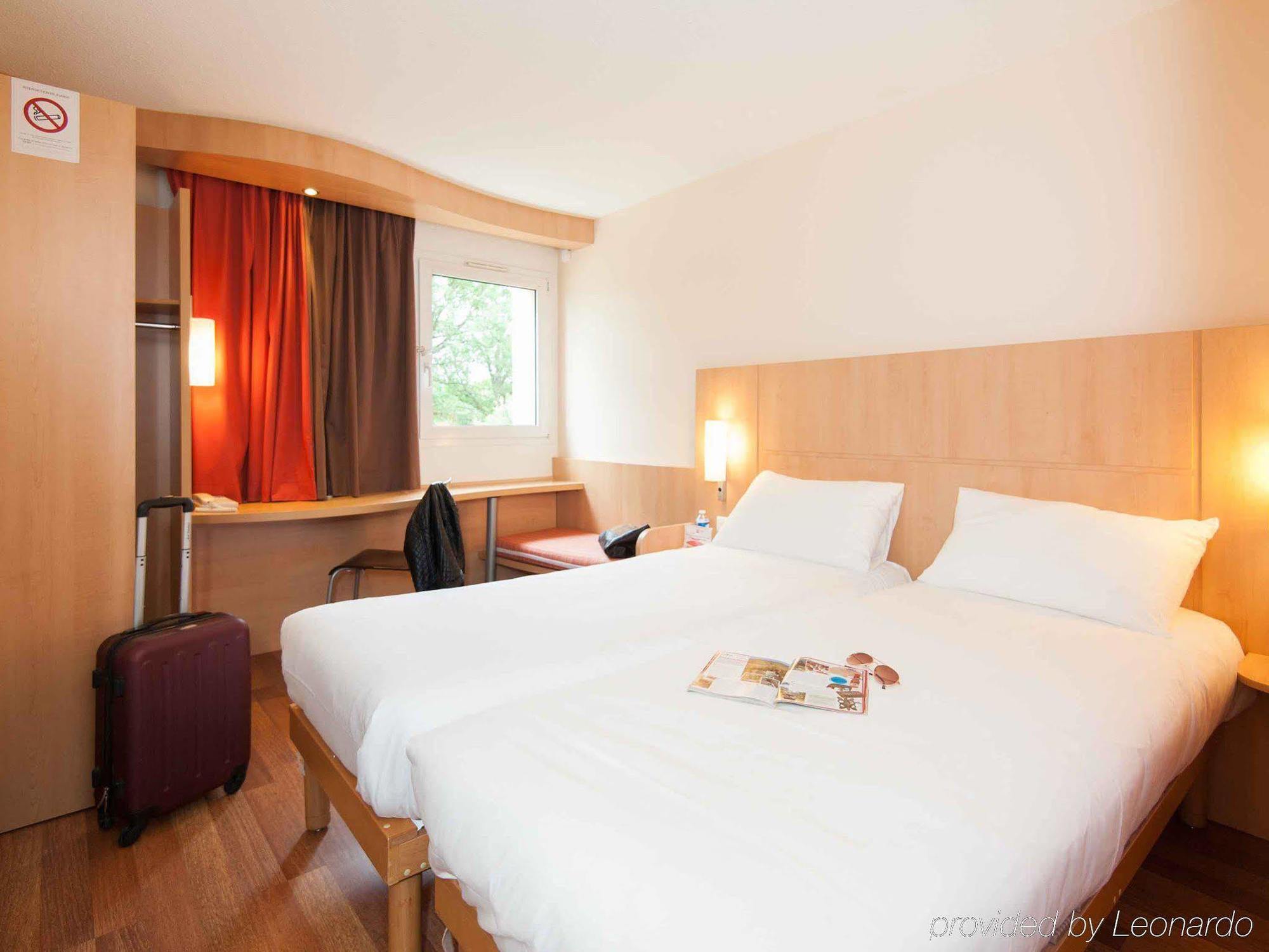 Ibis Avallon Маньи Экстерьер фото