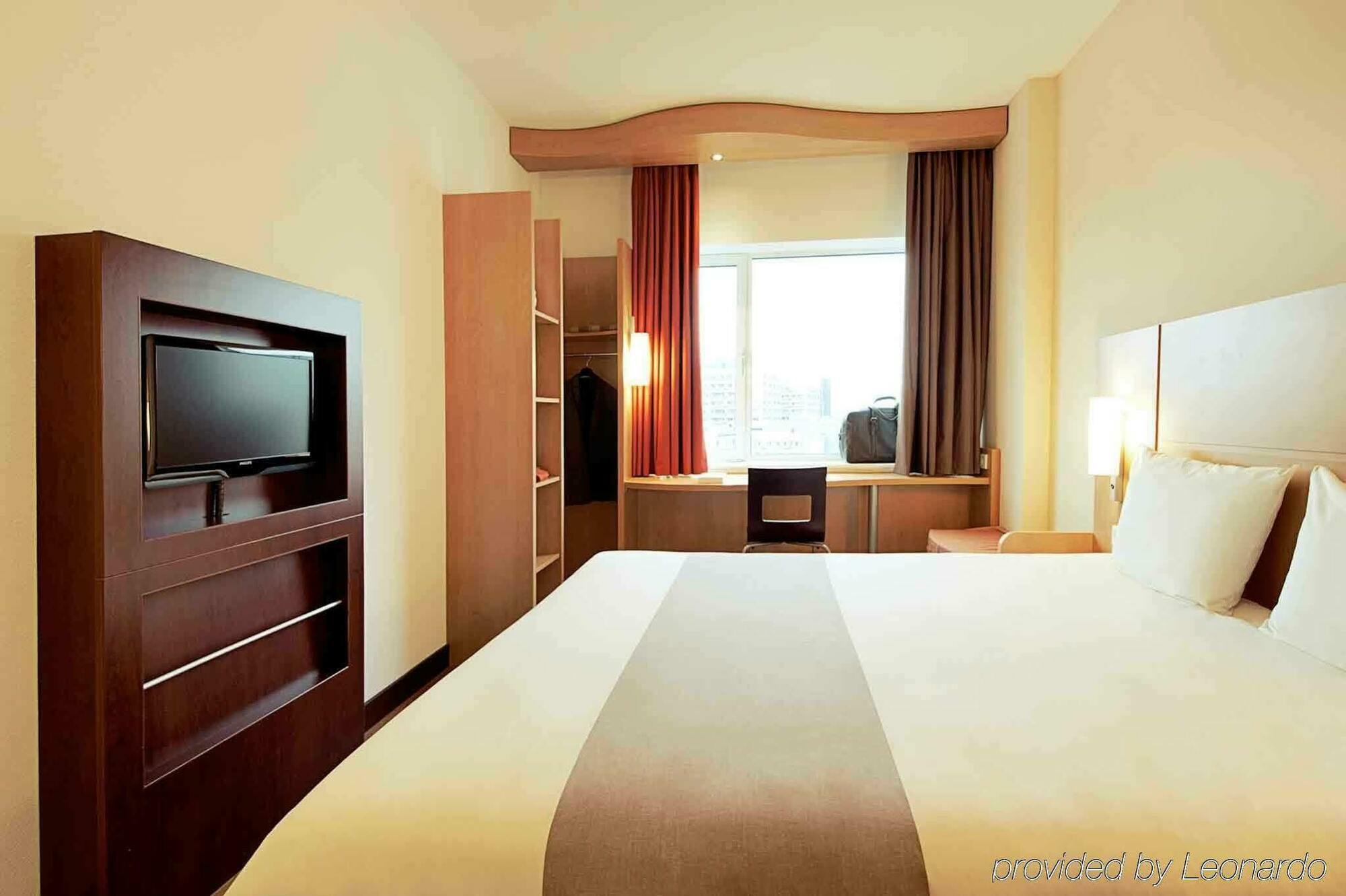 Ibis Avallon Маньи Экстерьер фото